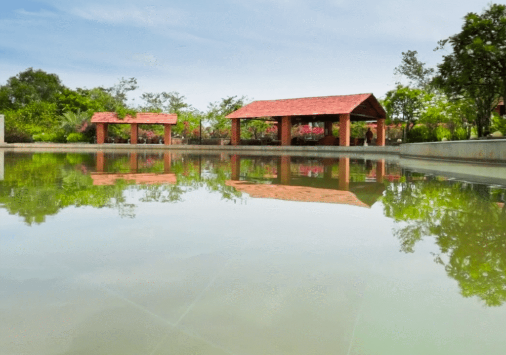 Kayaking in K Resort lake