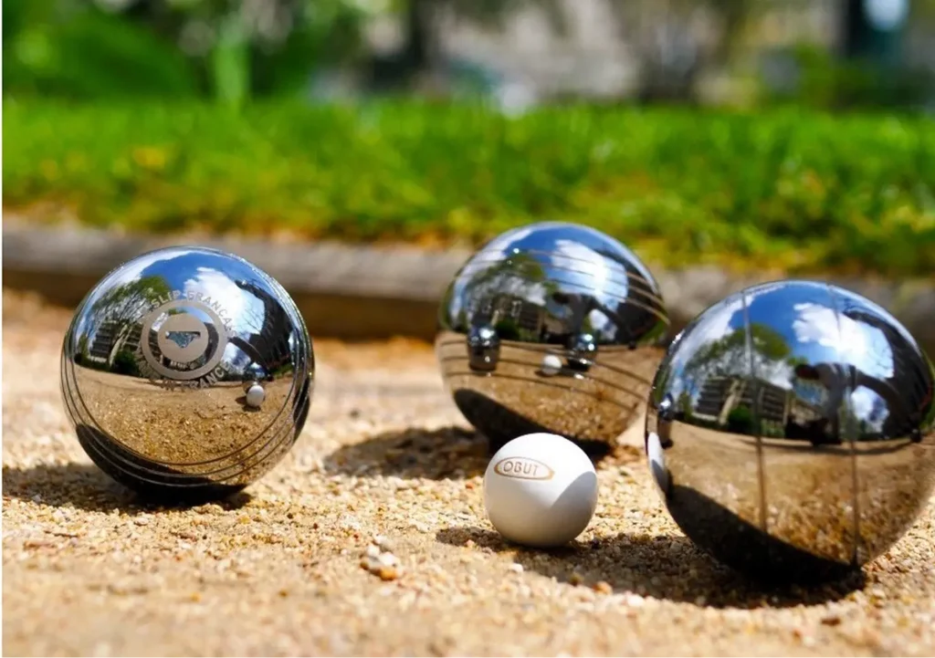 tennis, pickleball, kayaking, mini golf, cycling & wellness experiences