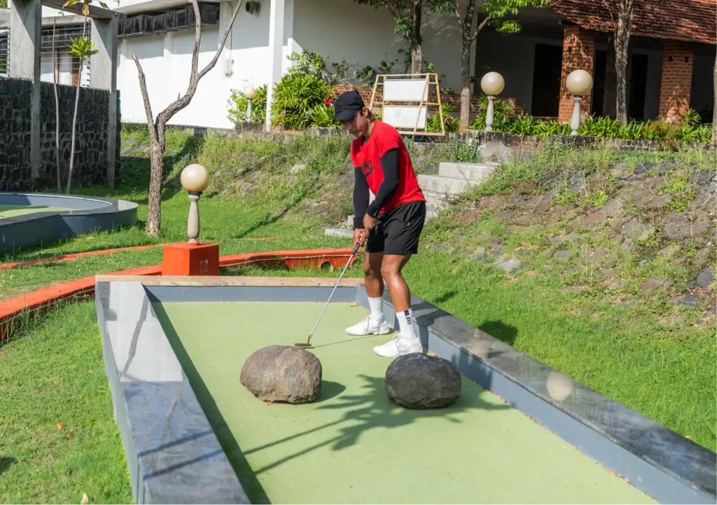 Resort with pool, games