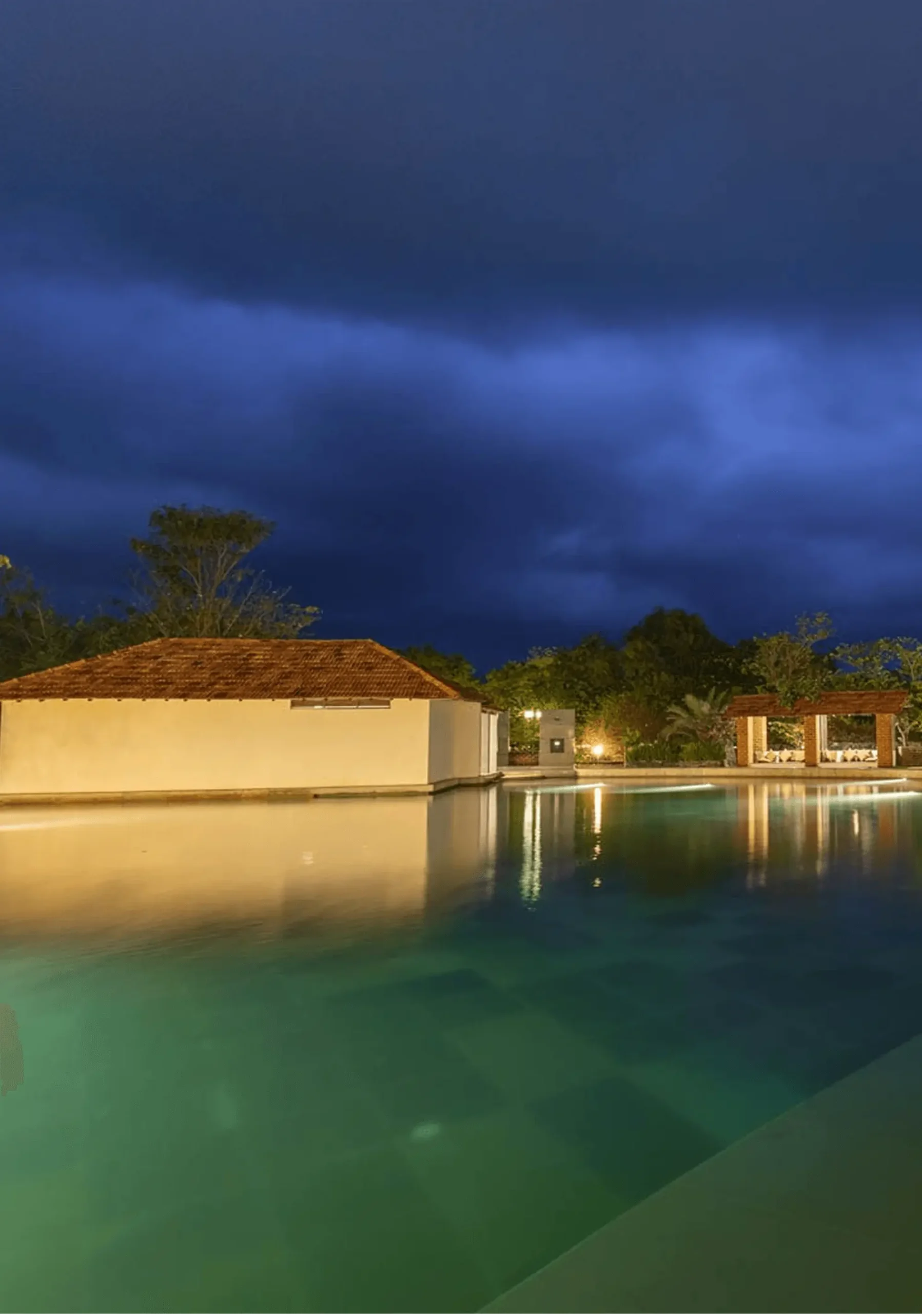 Resort with pool, games